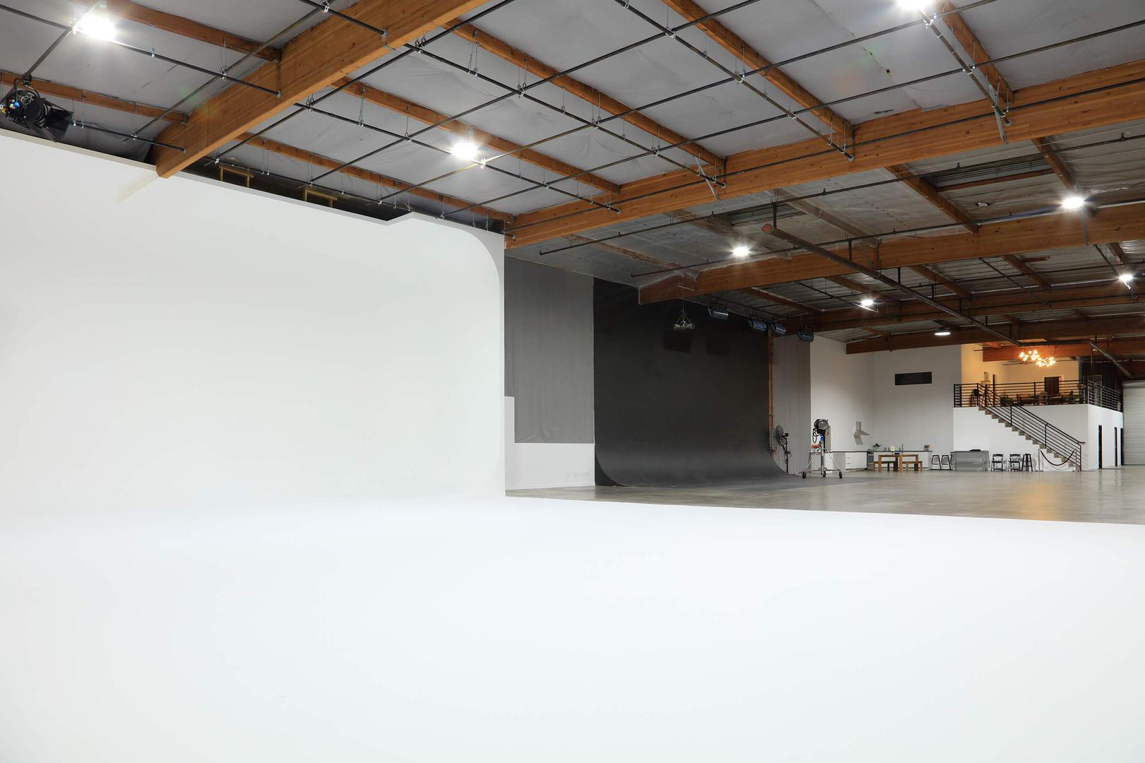 Which booth construction companies are highly recommended?